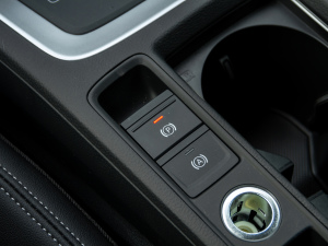 2021款35 TFSI 进取致雅型 驻车制动器