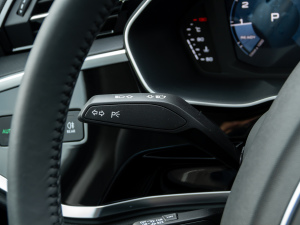 2021款35 TFSI 进取致雅型 中控区