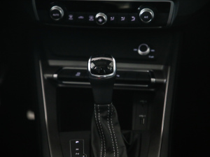 2021款35 TFSI 进取动感型 中控区