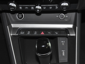 2021款40 TFSI 时尚动感型 中控区