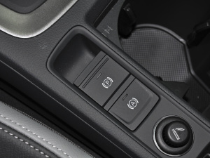 2021款40 TFSI 时尚动感型 驻车制动器
