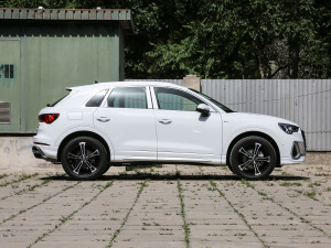 202145 TFSI quattro AӸ w^