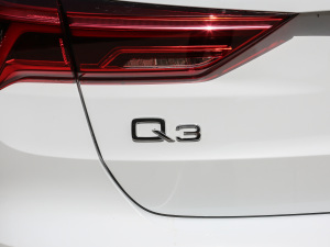 202145 TFSI quattro AӸ ^