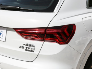 202145 TFSI quattro AӸ ^