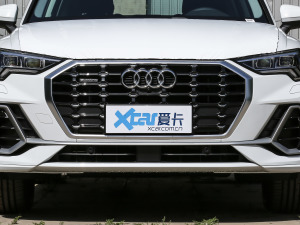 2021款45 TFSI quattro 豪华动感型 中网