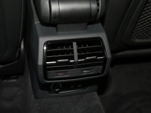 202145 TFSI quattro AӸ g