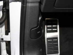 202145 TFSI quattro AӸ g