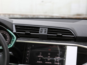 2021款45 TFSI quattro 豪华动感型 空调出风口
