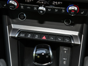 2021款45 TFSI quattro 豪华动感型 中控区