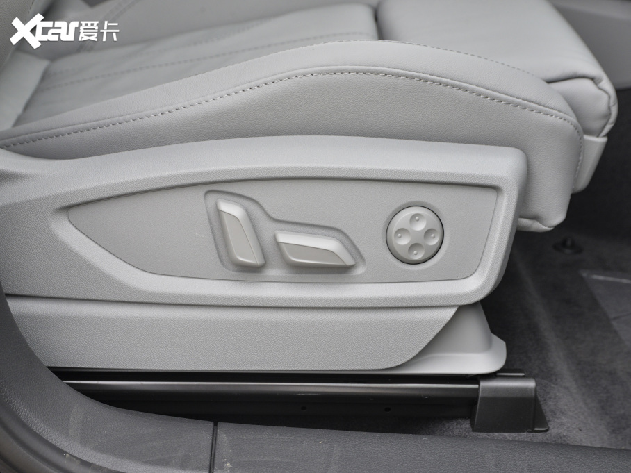 2021?yun)WQ5L 40 TFSI A(dng)