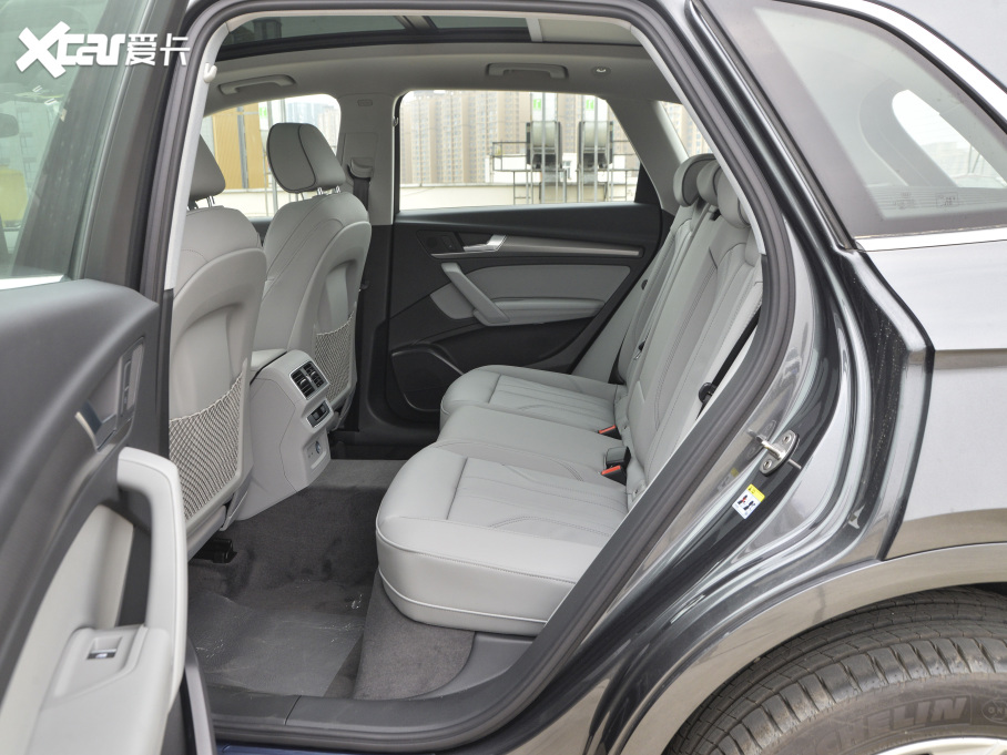 2021WQ5L 40 TFSI AӸ