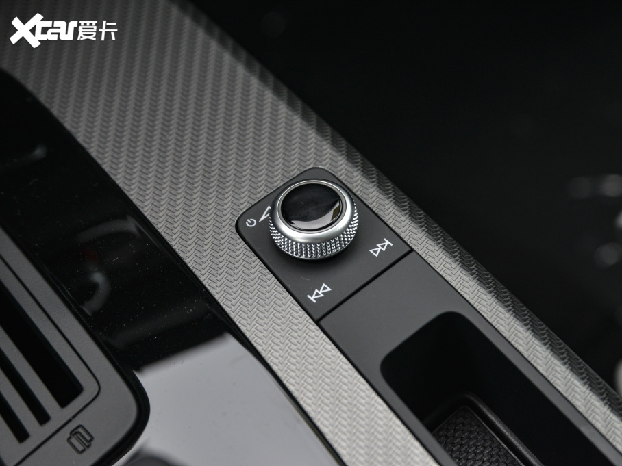 2021WQ5L 40 TFSI AӸ