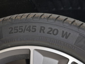 202140 TFSI M 30o ݆̥ߴ