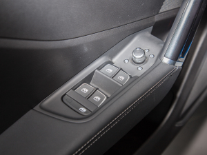 2021款35TFSI 豪华致雅型 主驾车窗控制区	