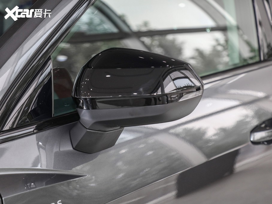 2021��W��Q3 Sportback 40 TFSI �M��������