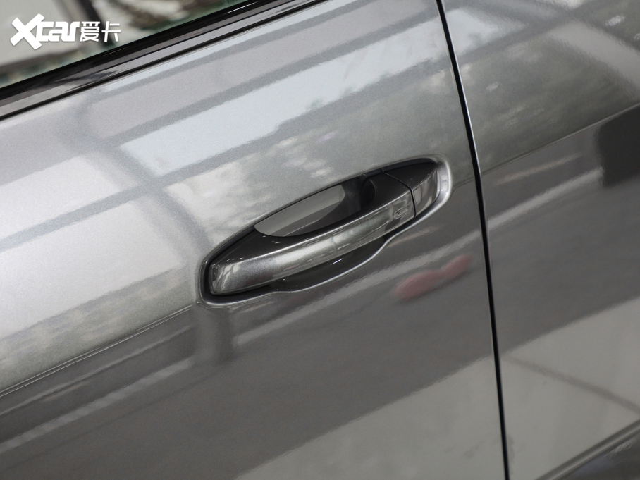 2021��W��Q3 Sportback 40 TFSI �M��������