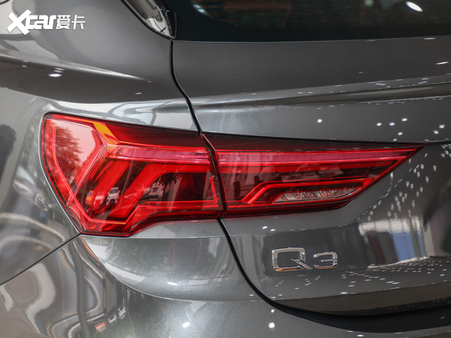 2021��?yu��n)W��Q3 Sportback 40 TFSI �M(j��n)��������