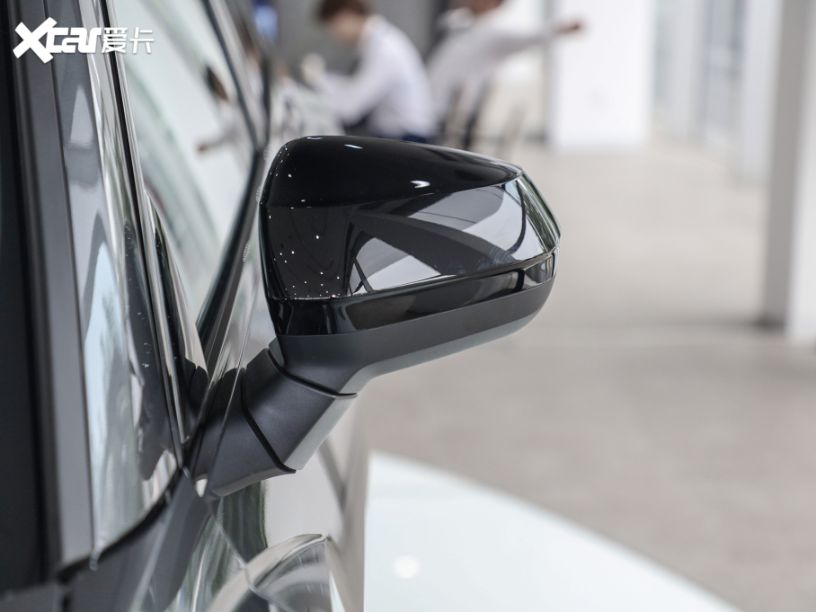 2021��W��Q3 Sportback 40 TFSI �M��������