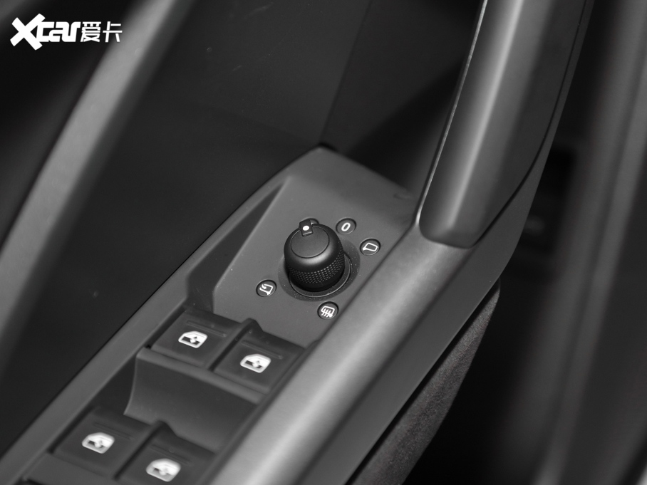 2021WQ3 Sportback 40 TFSI M(jn)