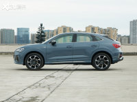 ۰µQ3 Sportbackࣨ