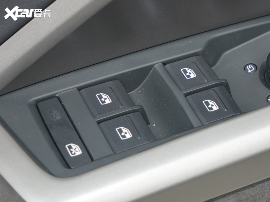 2022��W��Q3 Sportback 40 TFSI RSȼ����