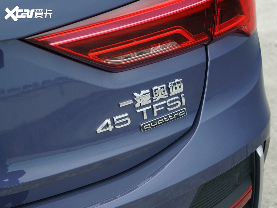 2022��?yu��n)W��Q3 Sportback 45 TFSI quattro ���A��