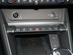 202245 TFSI quattro A п؅^