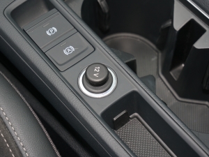 202245 TFSI quattro A п؅^