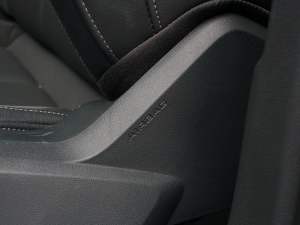 202245 TFSI quattro A п؅^