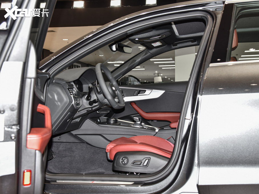 2021?yun)WA4L 40 TFSI M(jn)