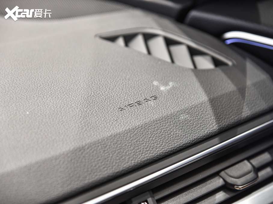 2021?yun)WA4L 40 TFSI M(jn)