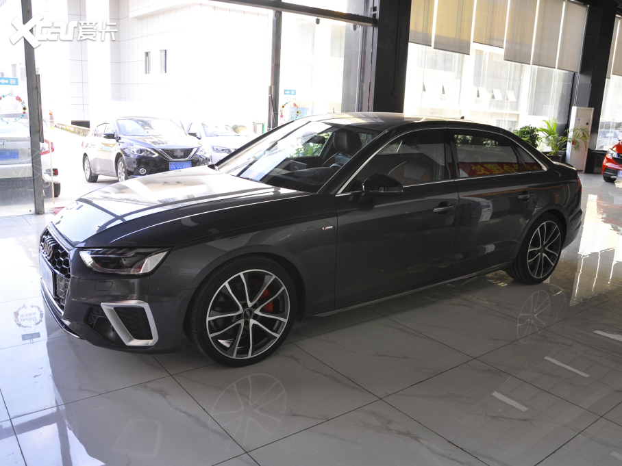 2022WA4L 45 TFSI quattro xӸ