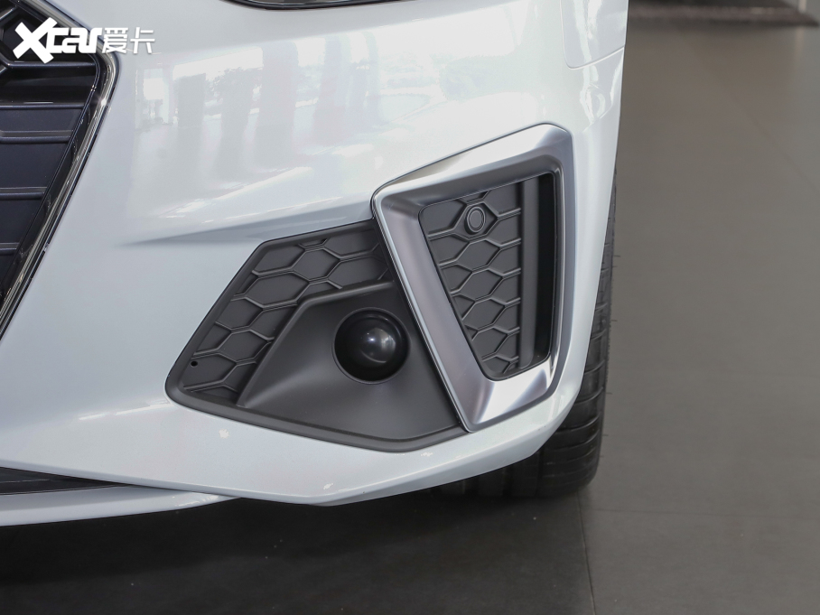 2022WA4L 40 TFSI AӸ