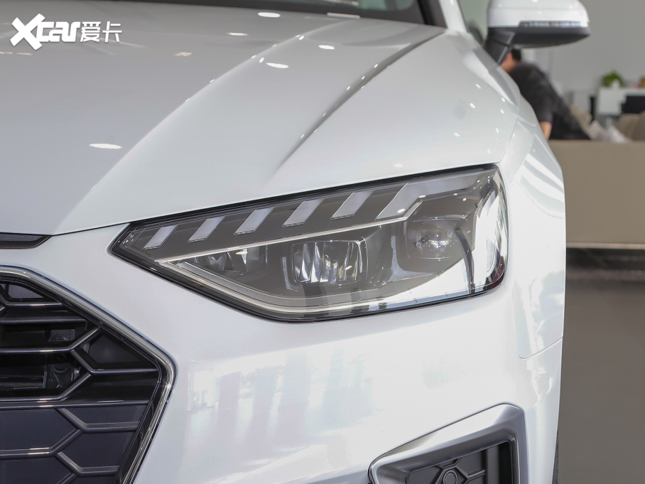 2022WA4L 40 TFSI AӸ