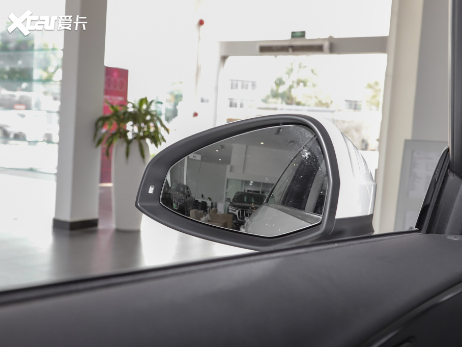 2022WA4L 40 TFSI AӸ