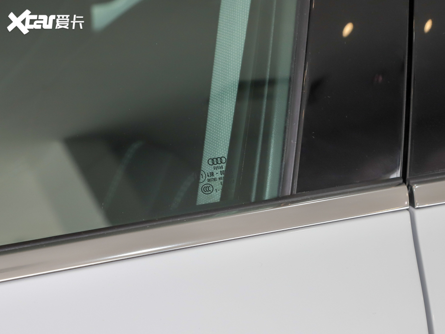 2022WA4L 40 TFSI AӸ