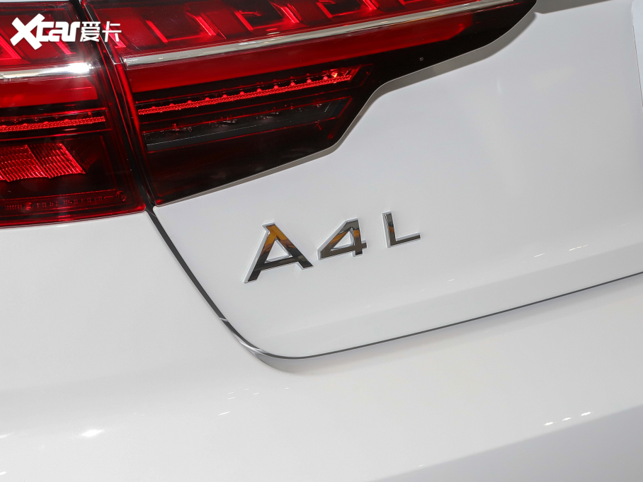 2022WA4L 40 TFSI AӸ