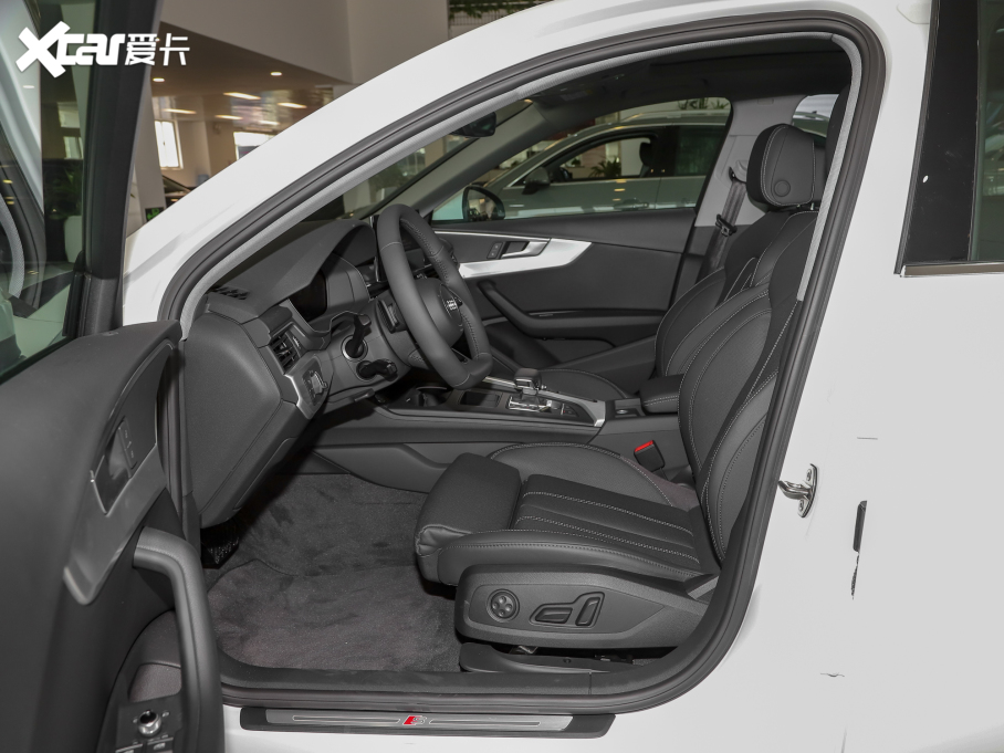 2022WA4L 40 TFSI AӸ