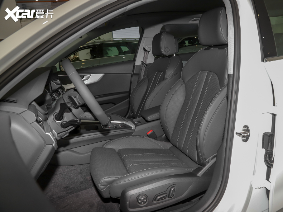 2022WA4L 40 TFSI AӸ