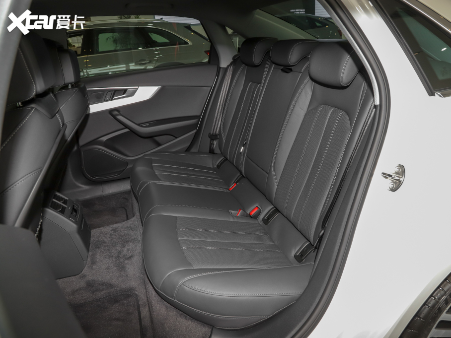 2022WA4L 40 TFSI AӸ