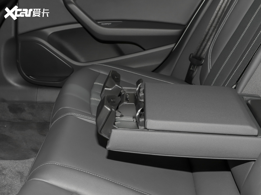 2022WA4L 40 TFSI AӸ