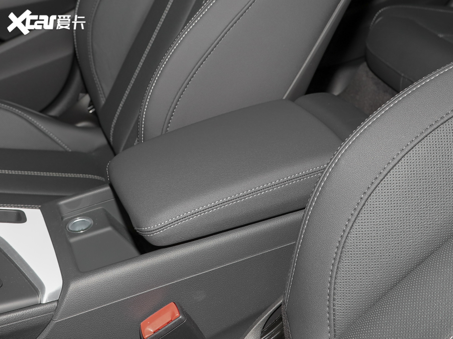 2022WA4L 40 TFSI AӸ