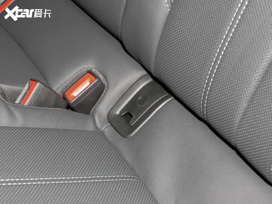 2022WA4L 40 TFSI AӸ