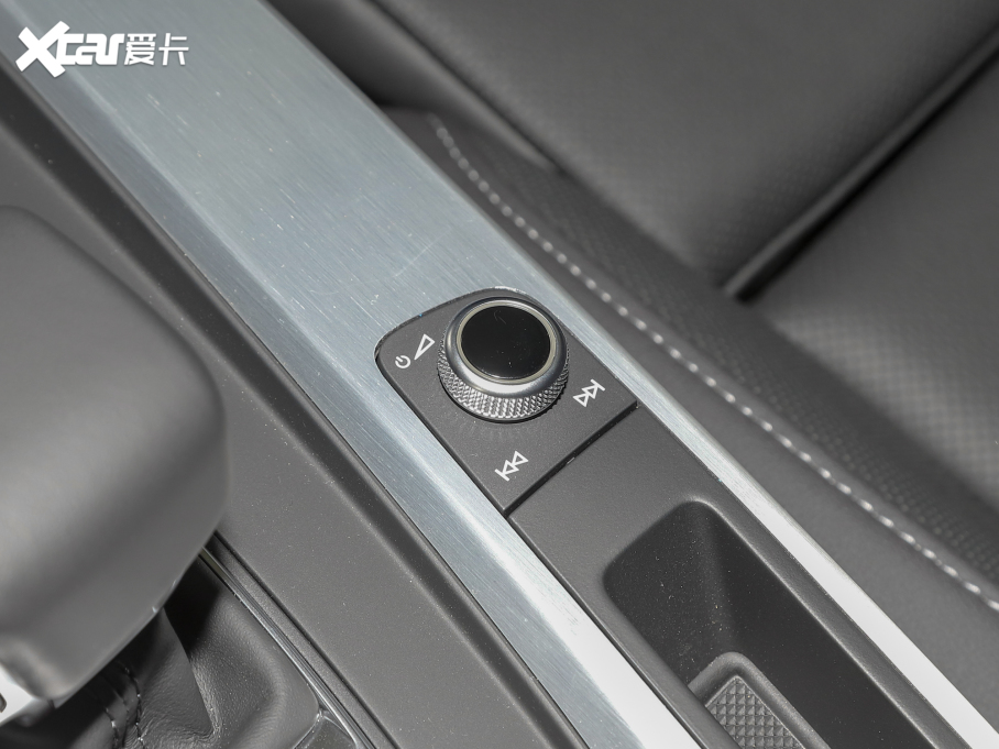 2022WA4L 40 TFSI AӸ