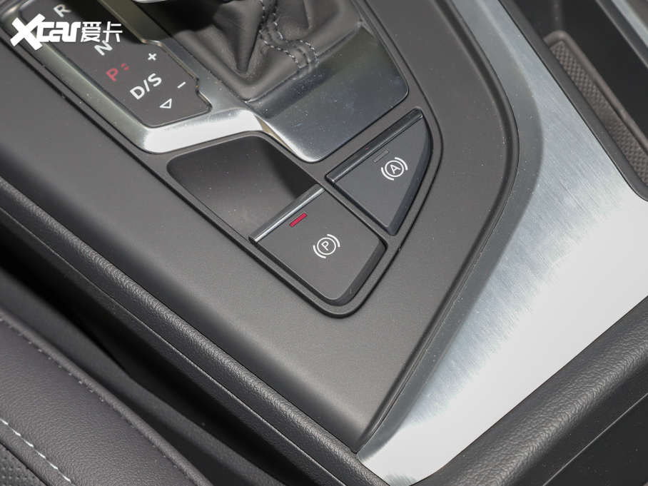 2022WA4L 40 TFSI AӸ