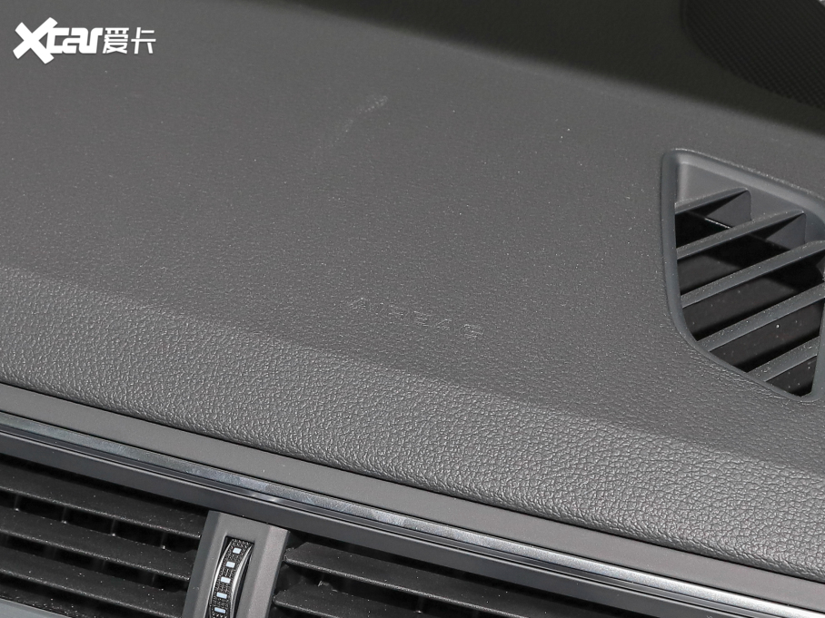 2022WA4L 40 TFSI AӸ