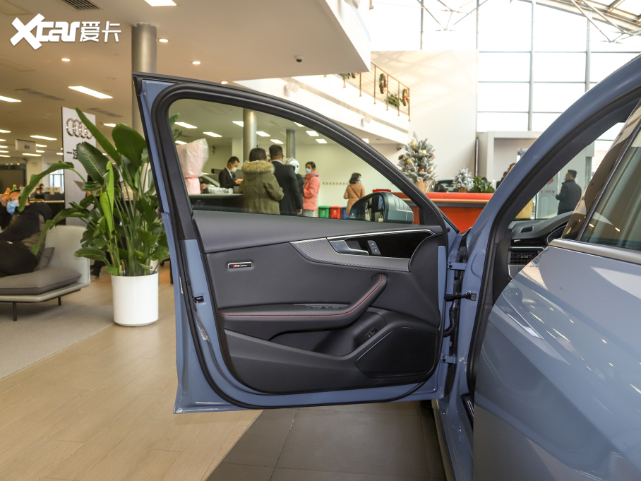 2022��W��A4L 40 TFSI quattro RS�׼�ȼ����