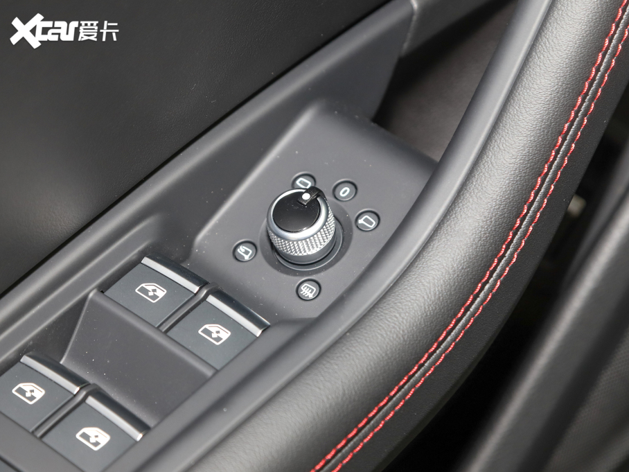 2022?yun)WA4L 40 TFSI quattro RS׼ȼ