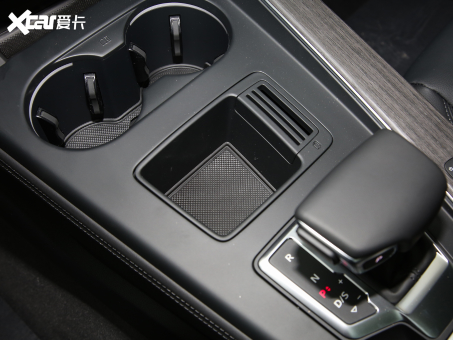 2022?yun)WA4L 40 TFSI A