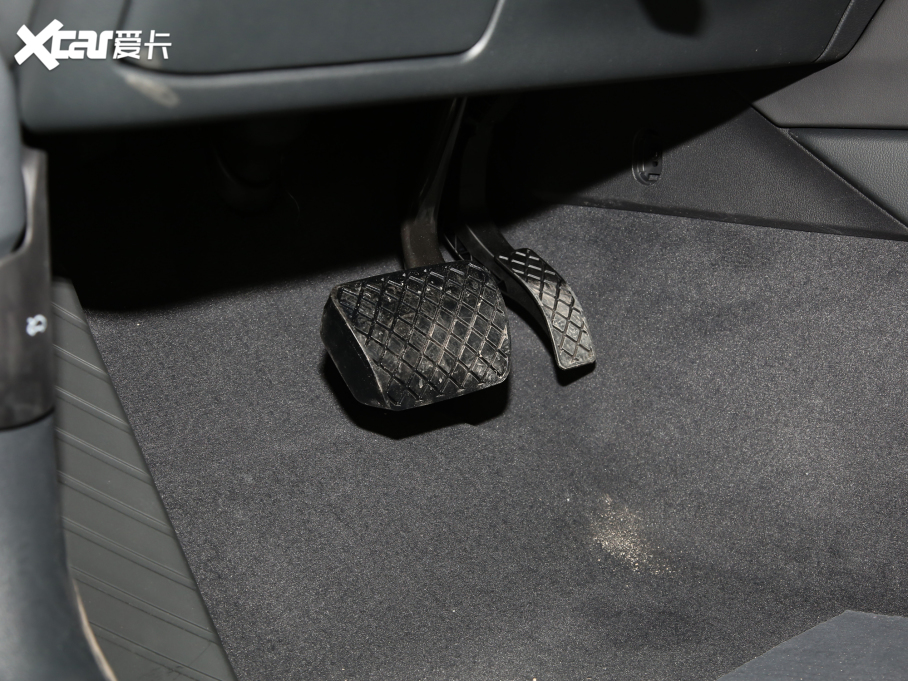 2022?yun)WA4L 40 TFSI A